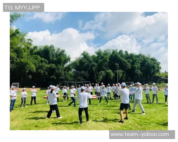 拜仁全队友谊赛后举行团建聚餐活动提升球队凝聚力